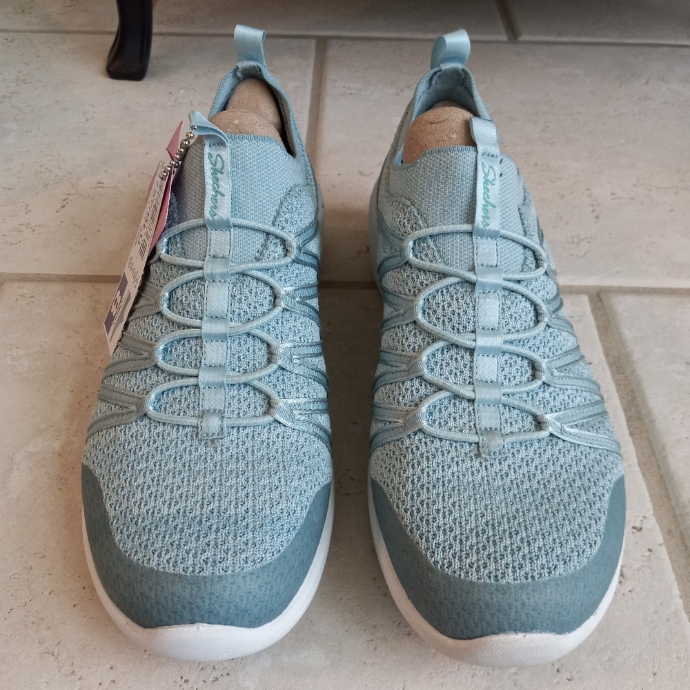 Sketchers Flex Slip on Sneakers Size 8
